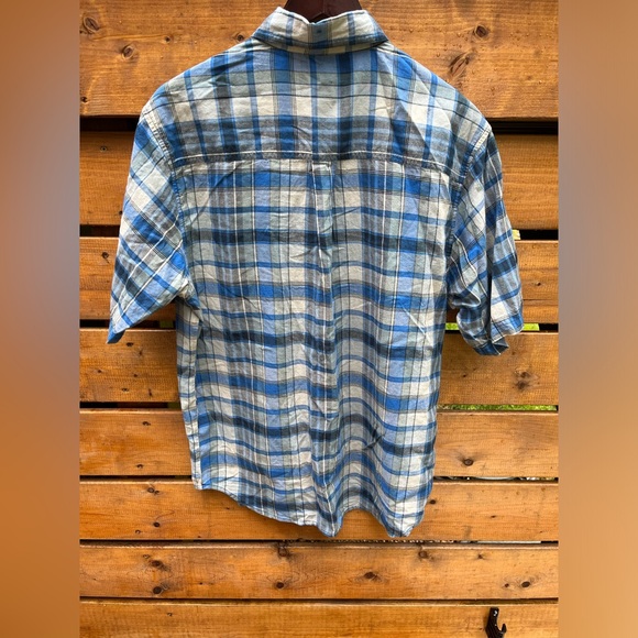 WOOLRICH Timberline short sleeve button-down shirt. EUC. Size Medium. - Picture 8 of 11